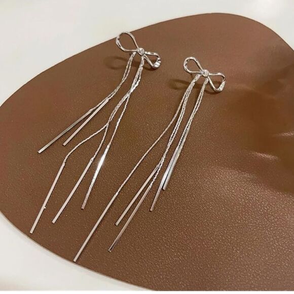 Elegant Silver Bow Ribbon Fringe Waterfall Dangling Wedding Earrings - Picture 3 of 4